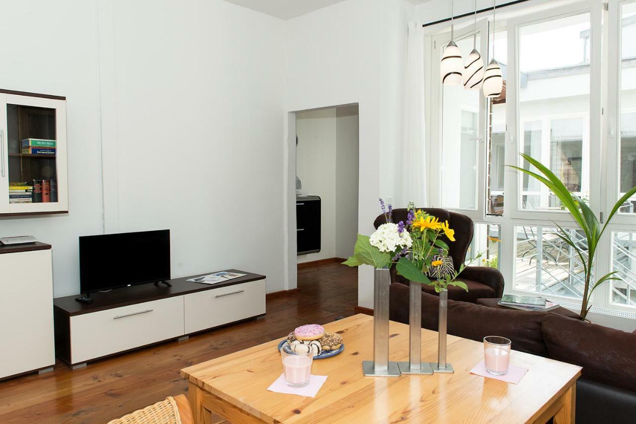 Das Alte Kino In Barth - Die Ferienwohnung Esterno foto